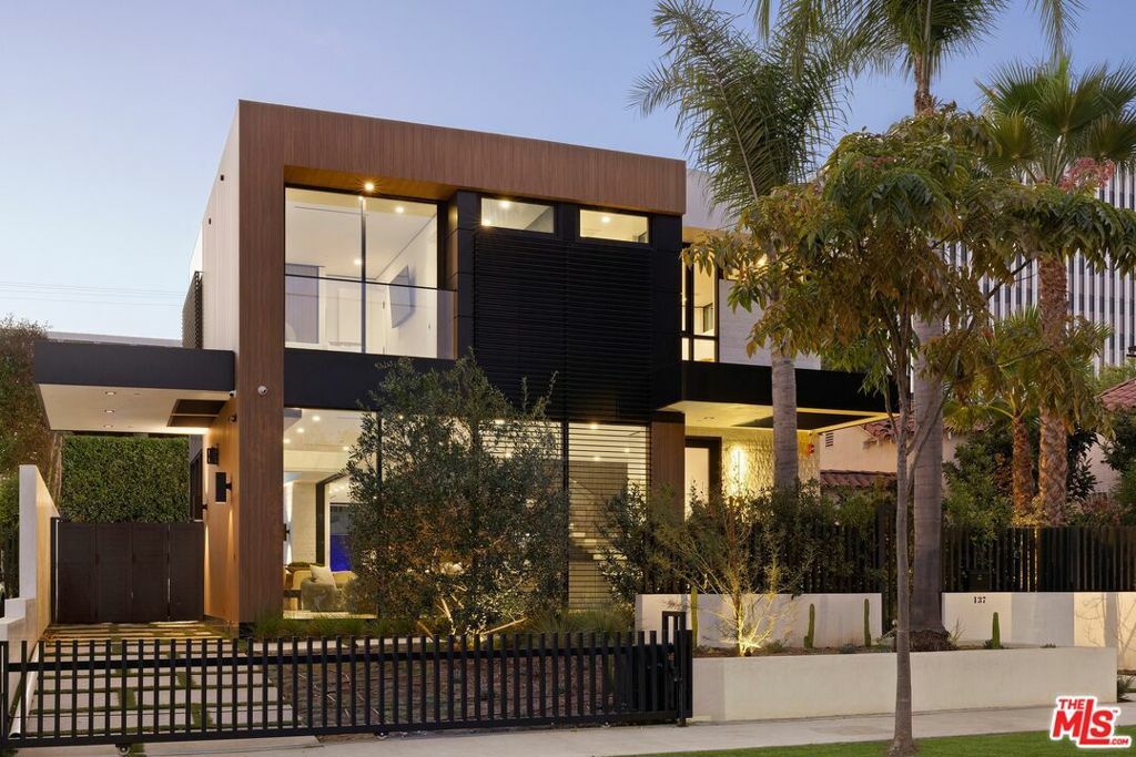 Property Photo: 137 S Wetherly Drive CA 90211