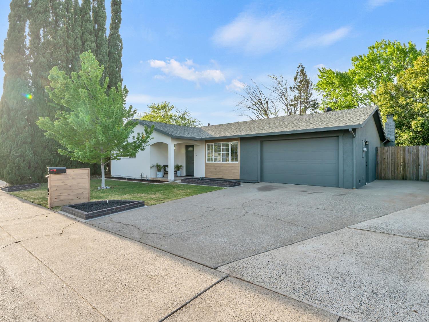 Property Photo:  1102 William Way  CA 95678 