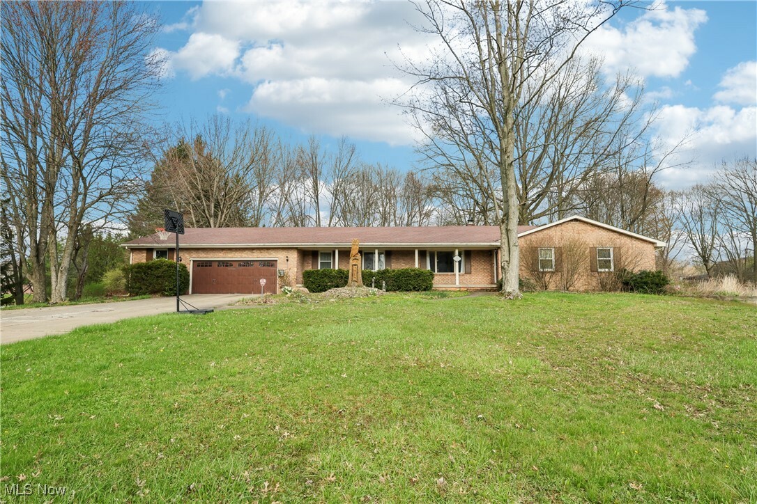 Property Photo: 7357 E Parkside Drive OH 44512