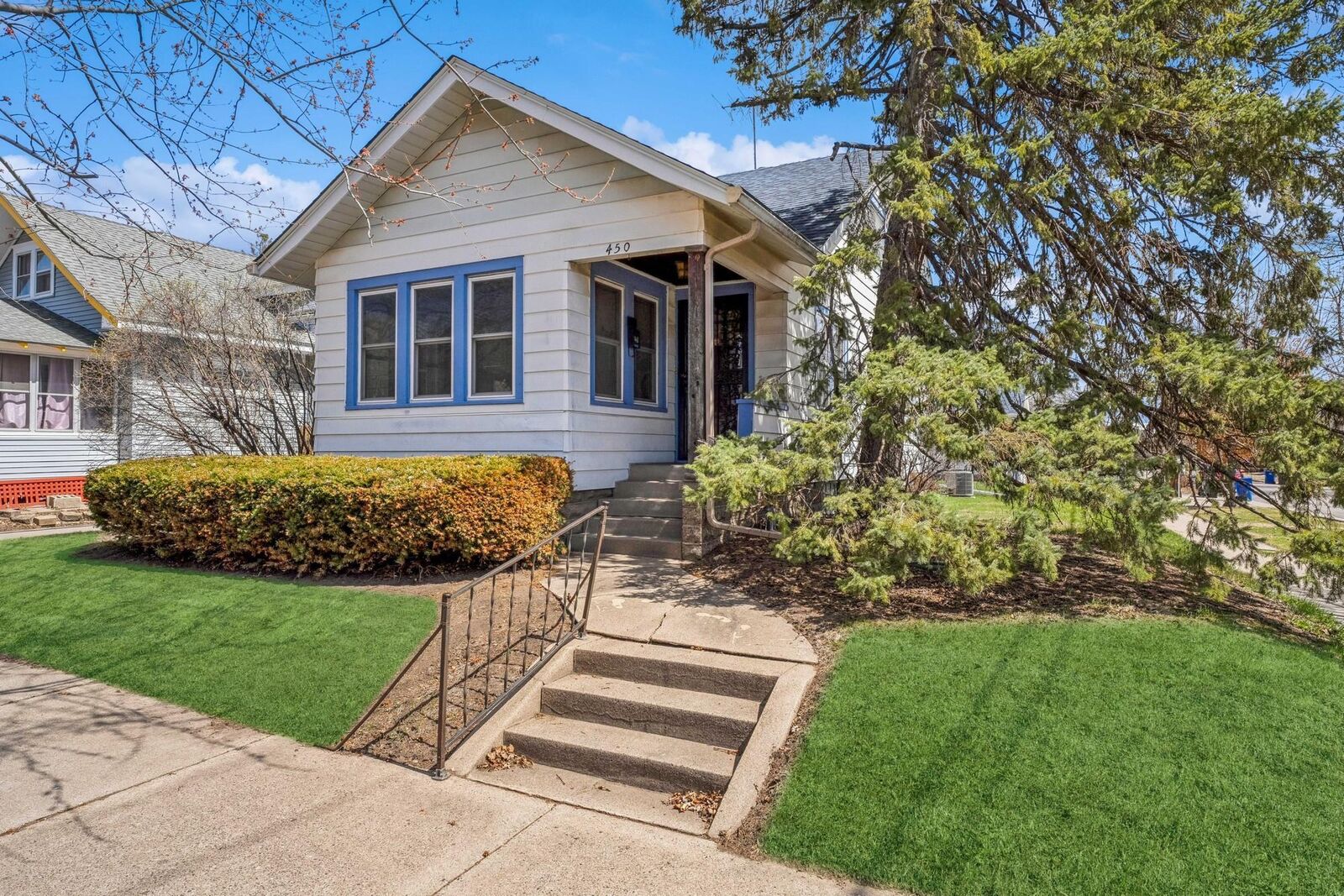 Property Photo:  450 Bay Street  MN 55102 