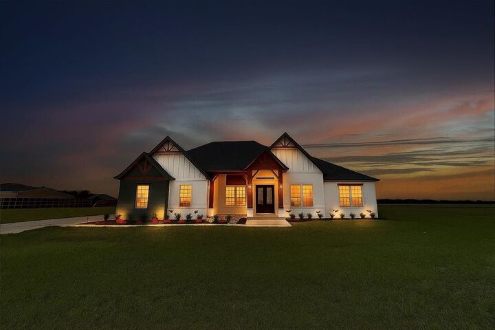 Property Photo:  1744 Butcher Road  TX 75165 