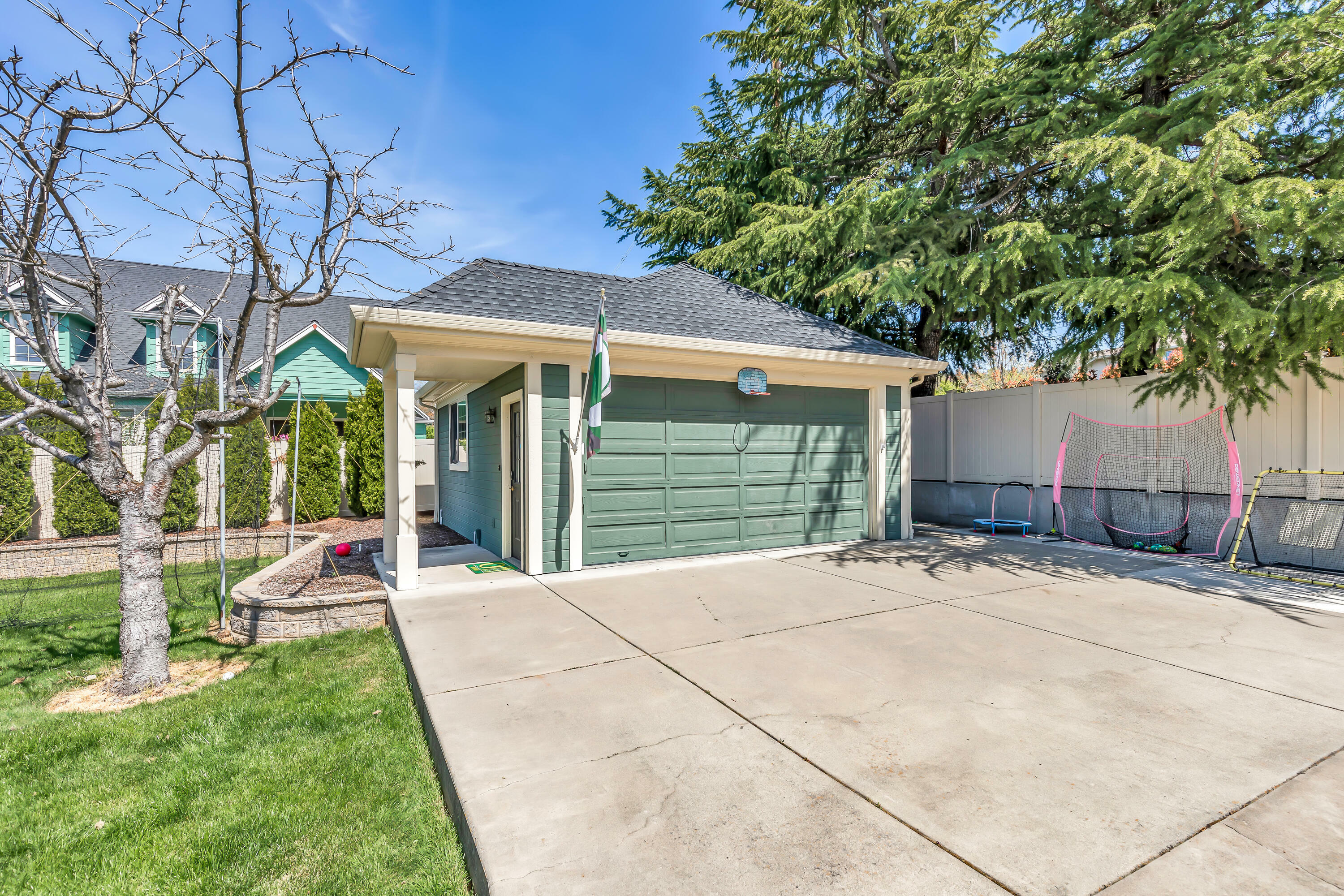 Property Photo:  3487 Greystone Court  OR 97504 