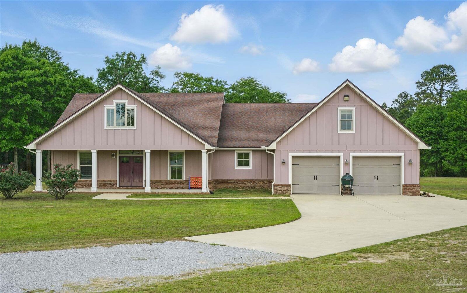 Property Photo: 4940 Palmer Ridge Dr FL 32571