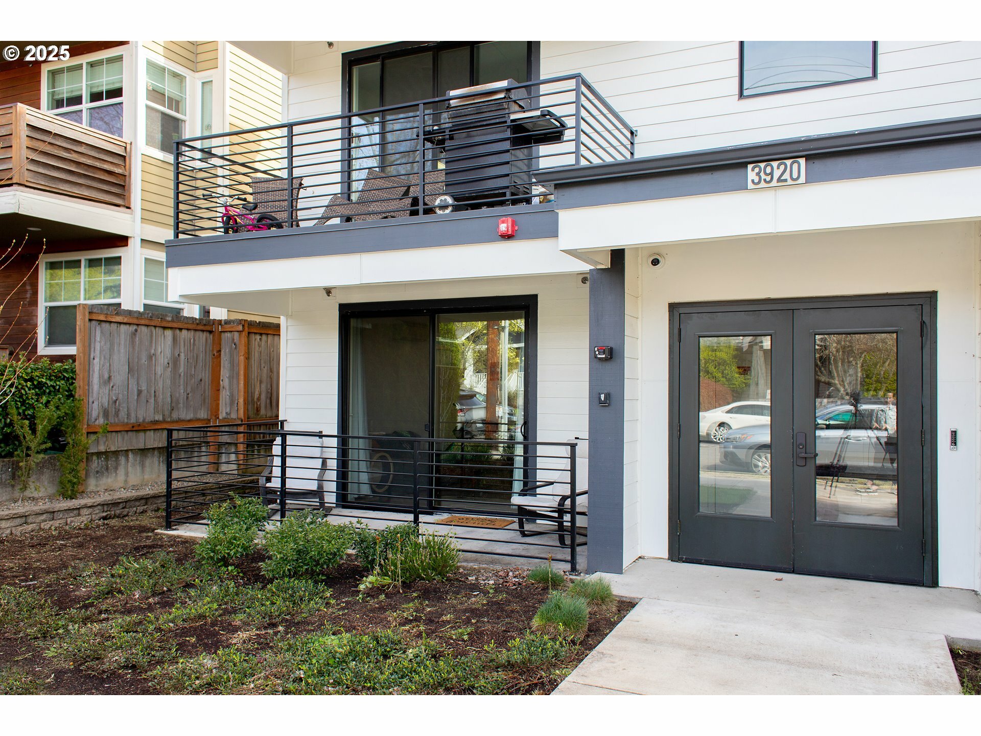 Property Photo: 3920 N Montana Ave OR 97227
