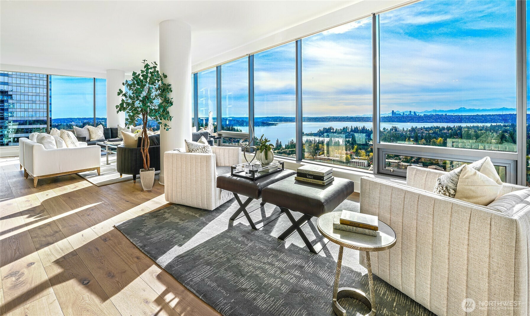 Property Photo: 650 Bellevue Way NE 3004 WA 98004