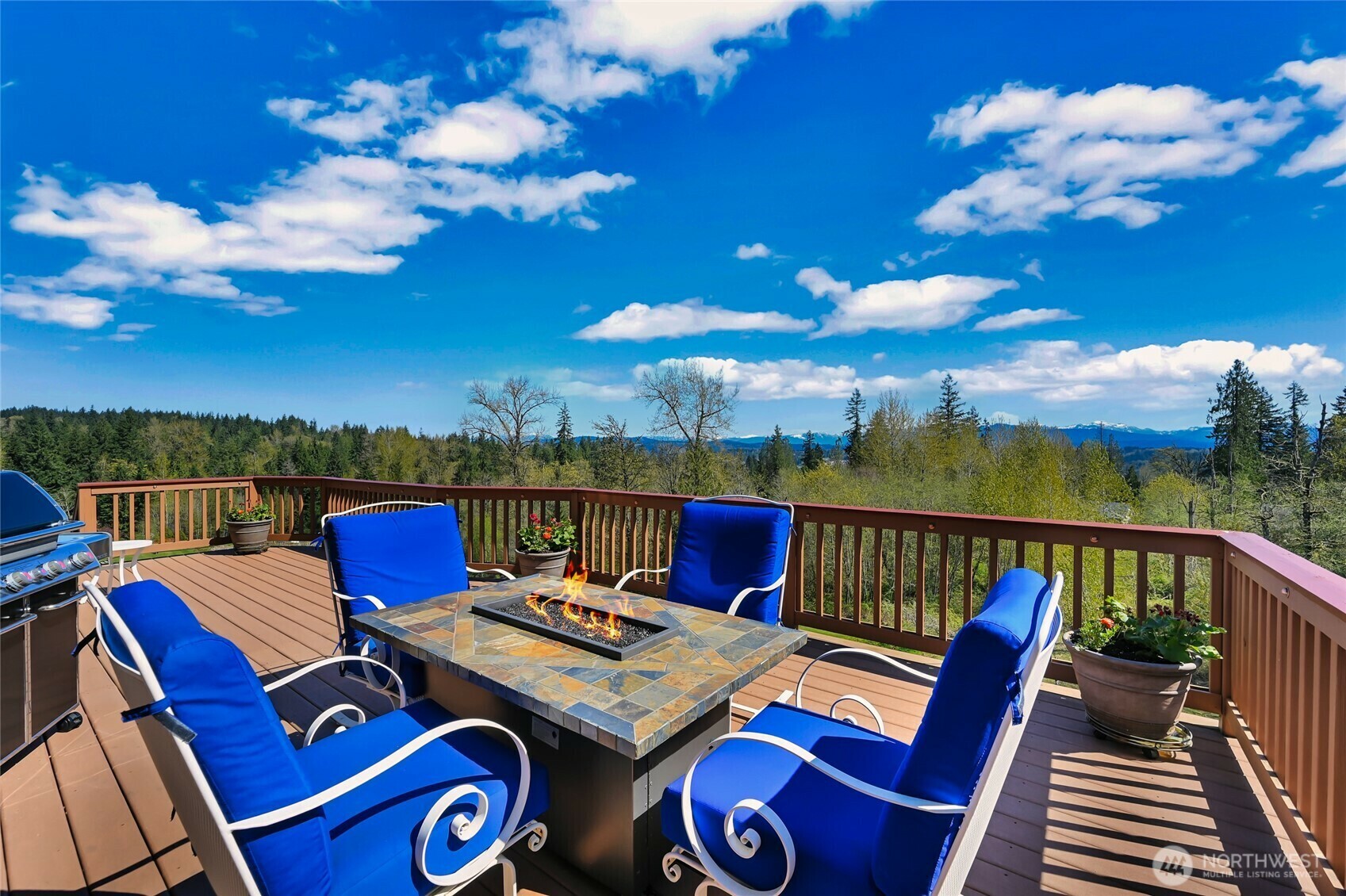 Property Photo: 12610 240th Place NE WA 98053