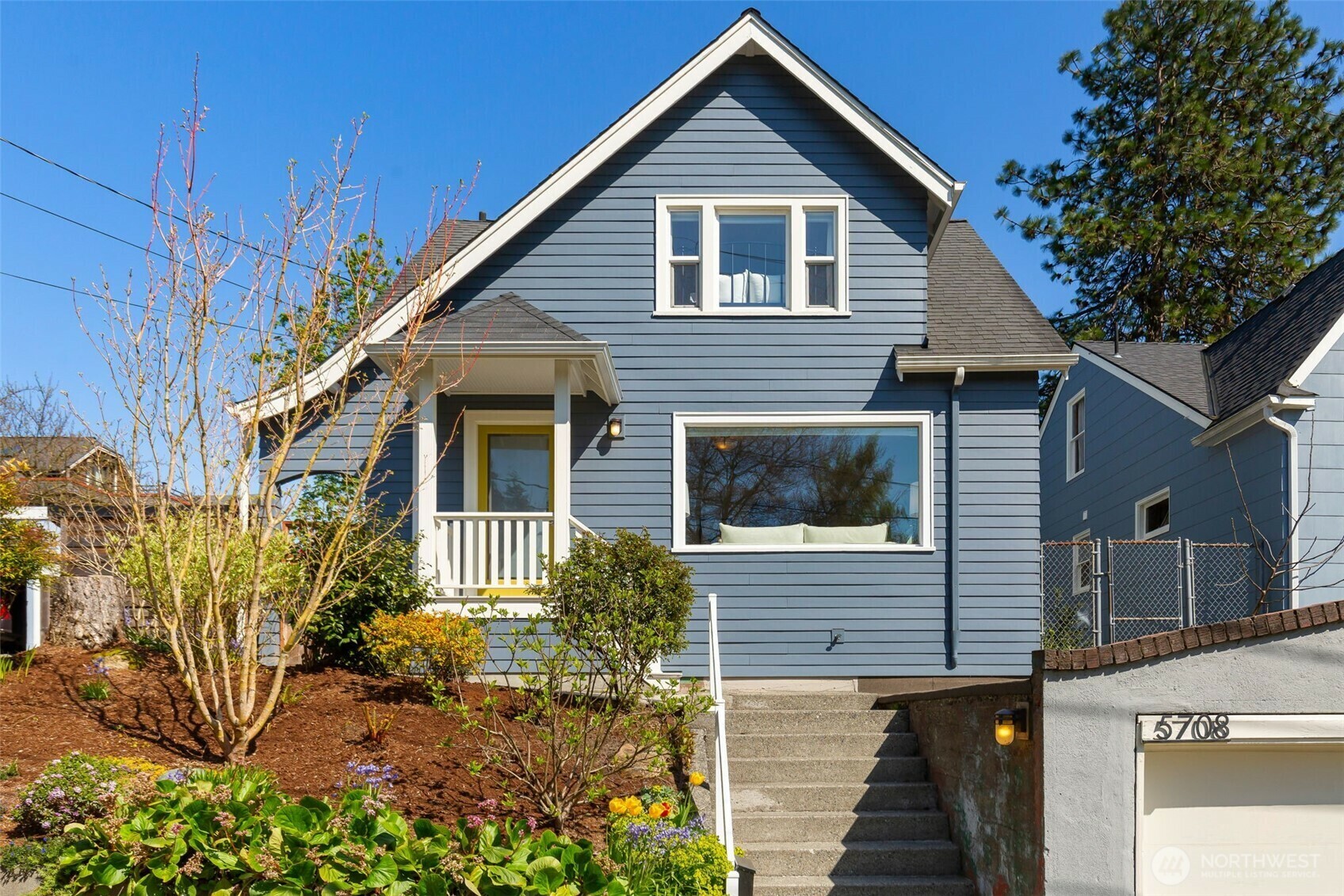Property Photo: 5708 32nd Avenue NW WA 98107
