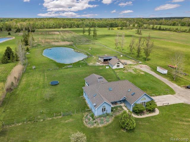Property Photo: 8322 N Short Road NW MI 48063