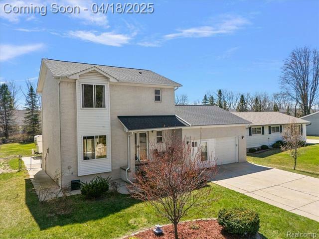 Property Photo: 5612 Meadow View Street MI 48310