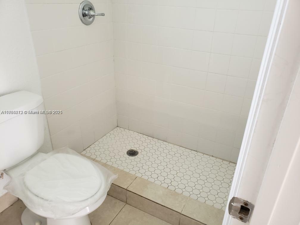 Property Photo: 2929 NW 88th St 3 FL 33147