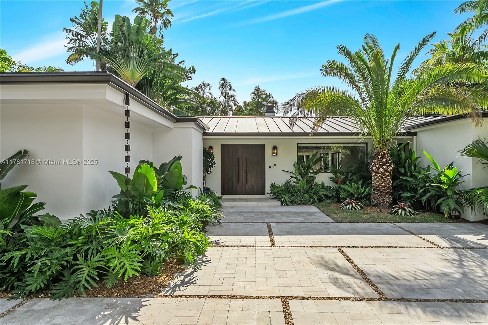 Property Photo: 325 Gulf Rd FL 33149