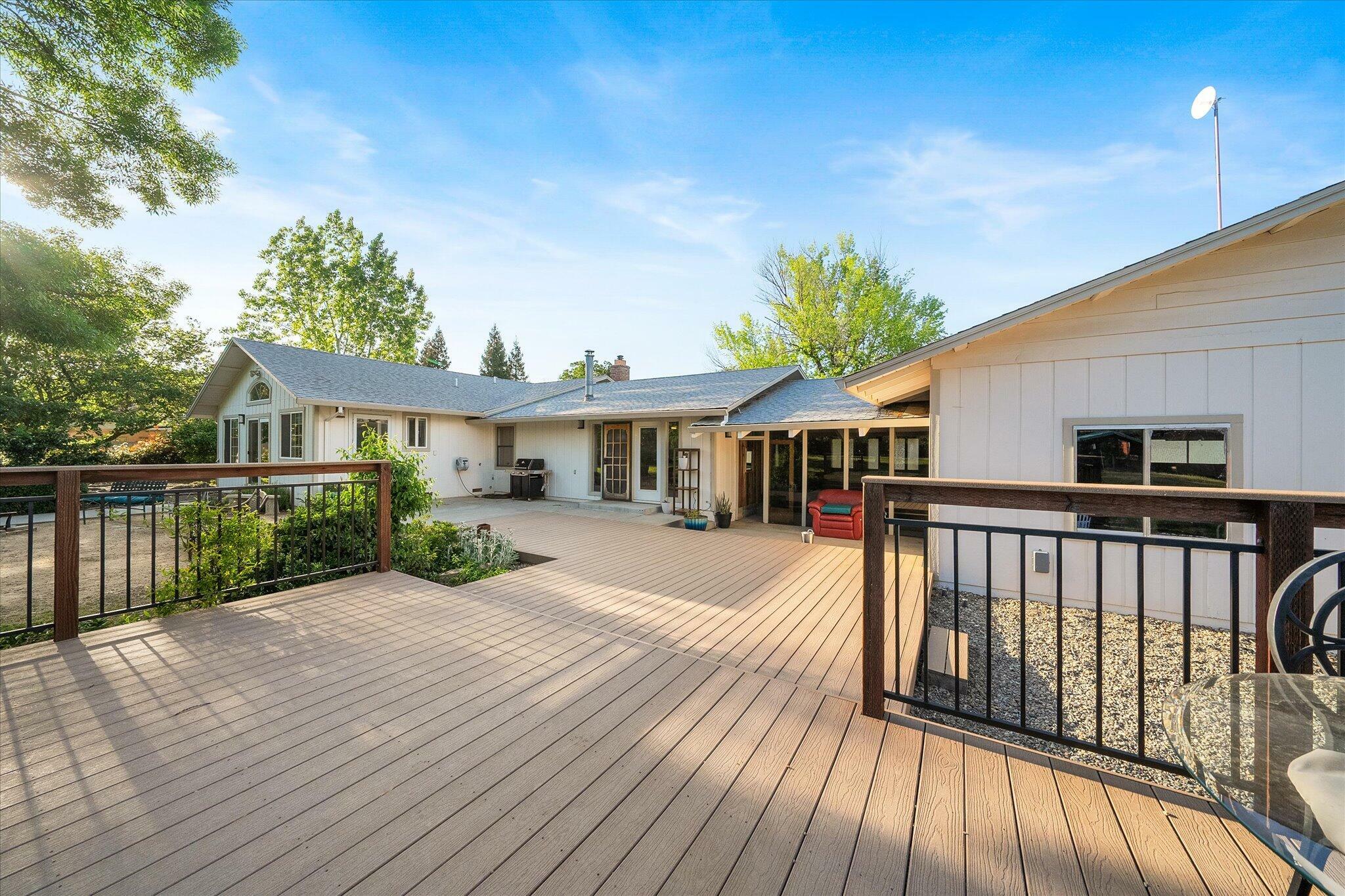 Property Photo: 16943 Campo Calle CA 96001