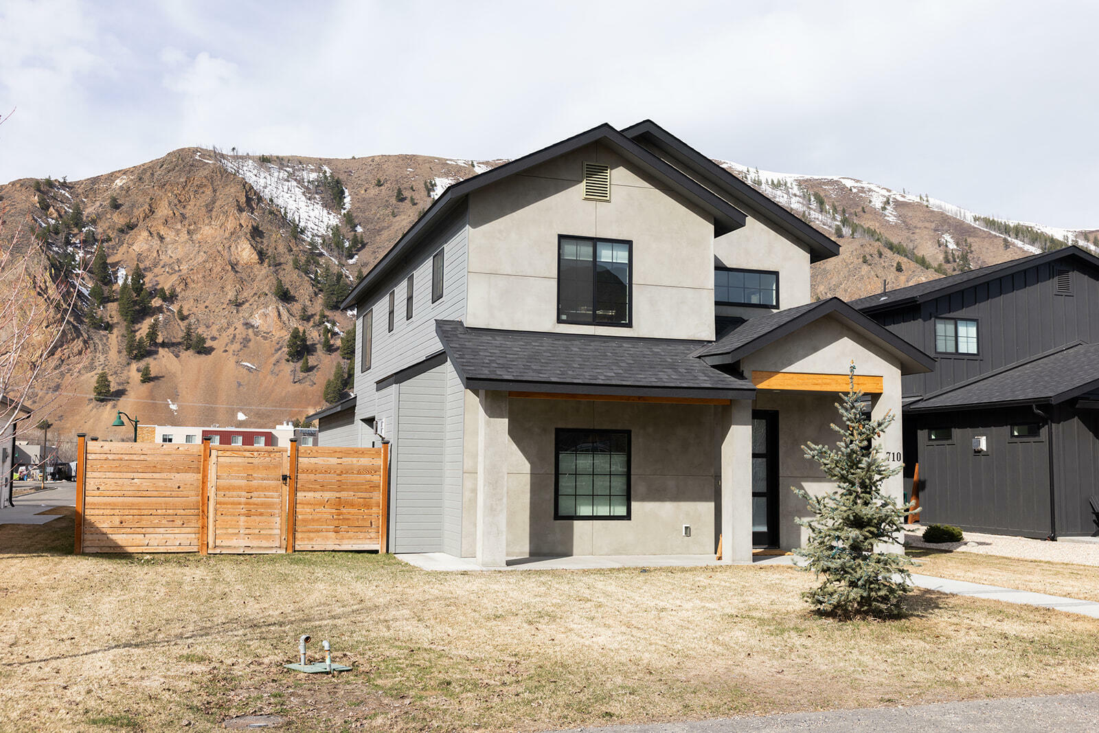 Property Photo: 710 N 1st Ave ID 83333