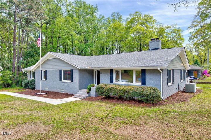 Property Photo:  612 E Academy Street  NC 27526 