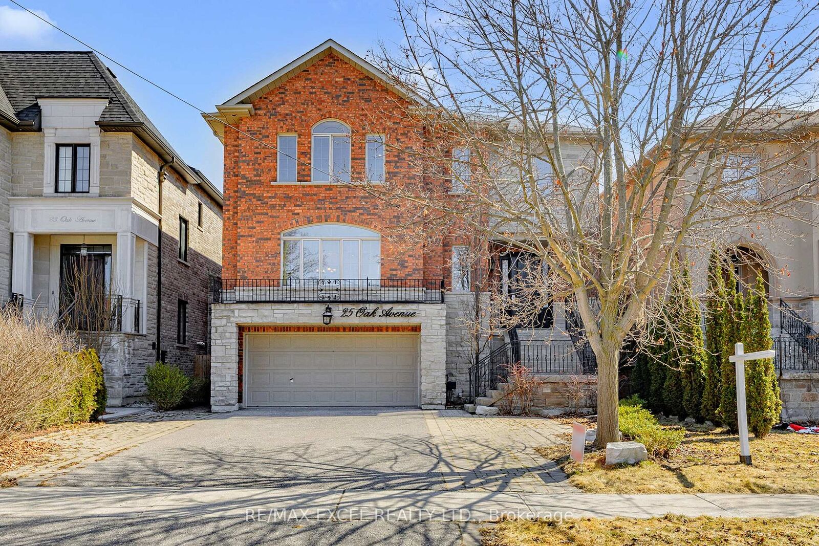 Property Photo: 25 Oak Avenue ON L4C 6R5