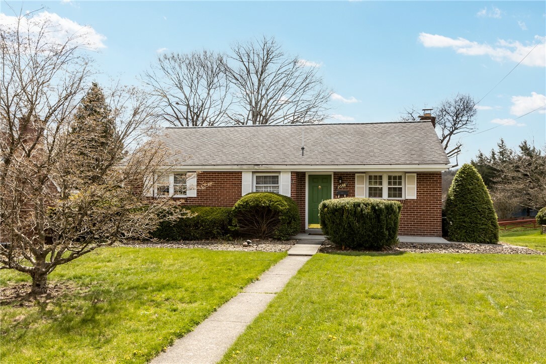 Property Photo: 2548 Elcor Dr PA 15068