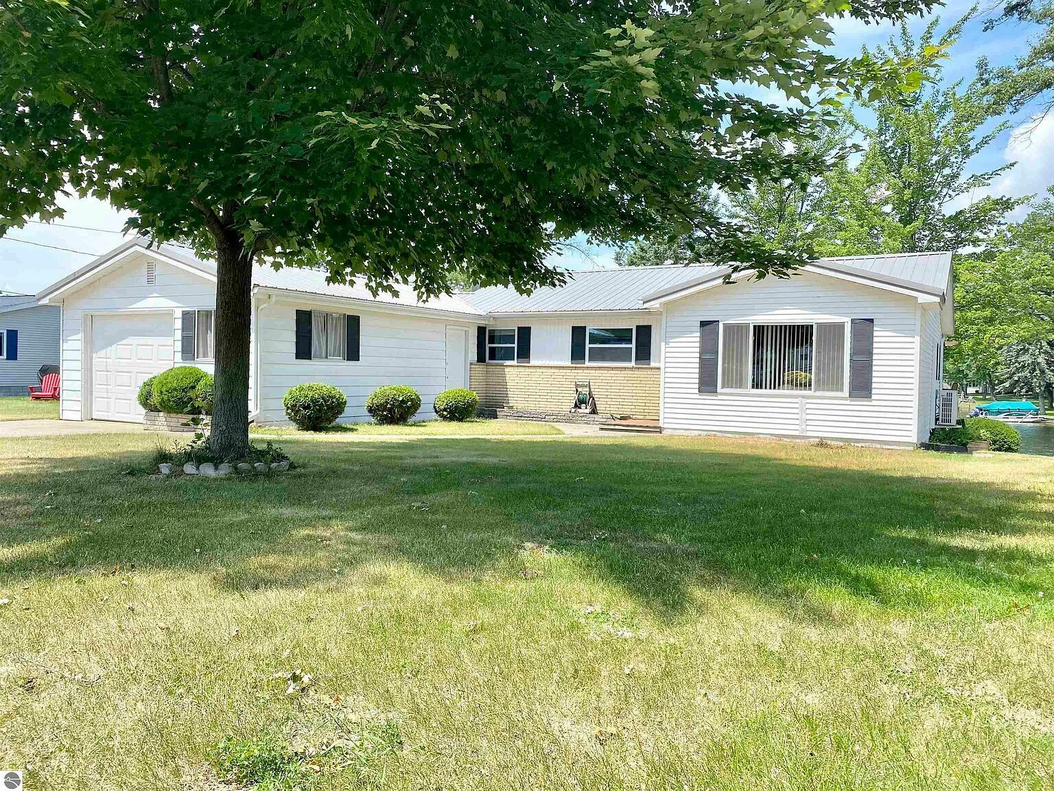 Property Photo: 2740 E Huckelberry Trail MI 48622