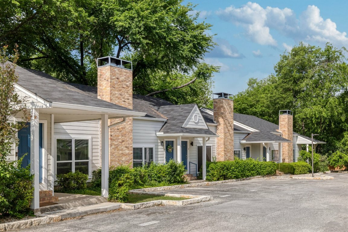 Property Photo: 5604 Woodrow Avenue 7 TX 78756