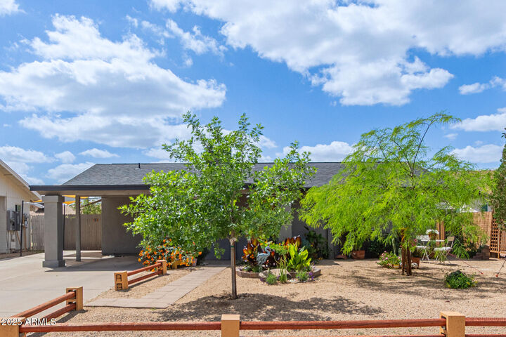 Property Photo:  313 W Utopia Road  AZ 85027 
