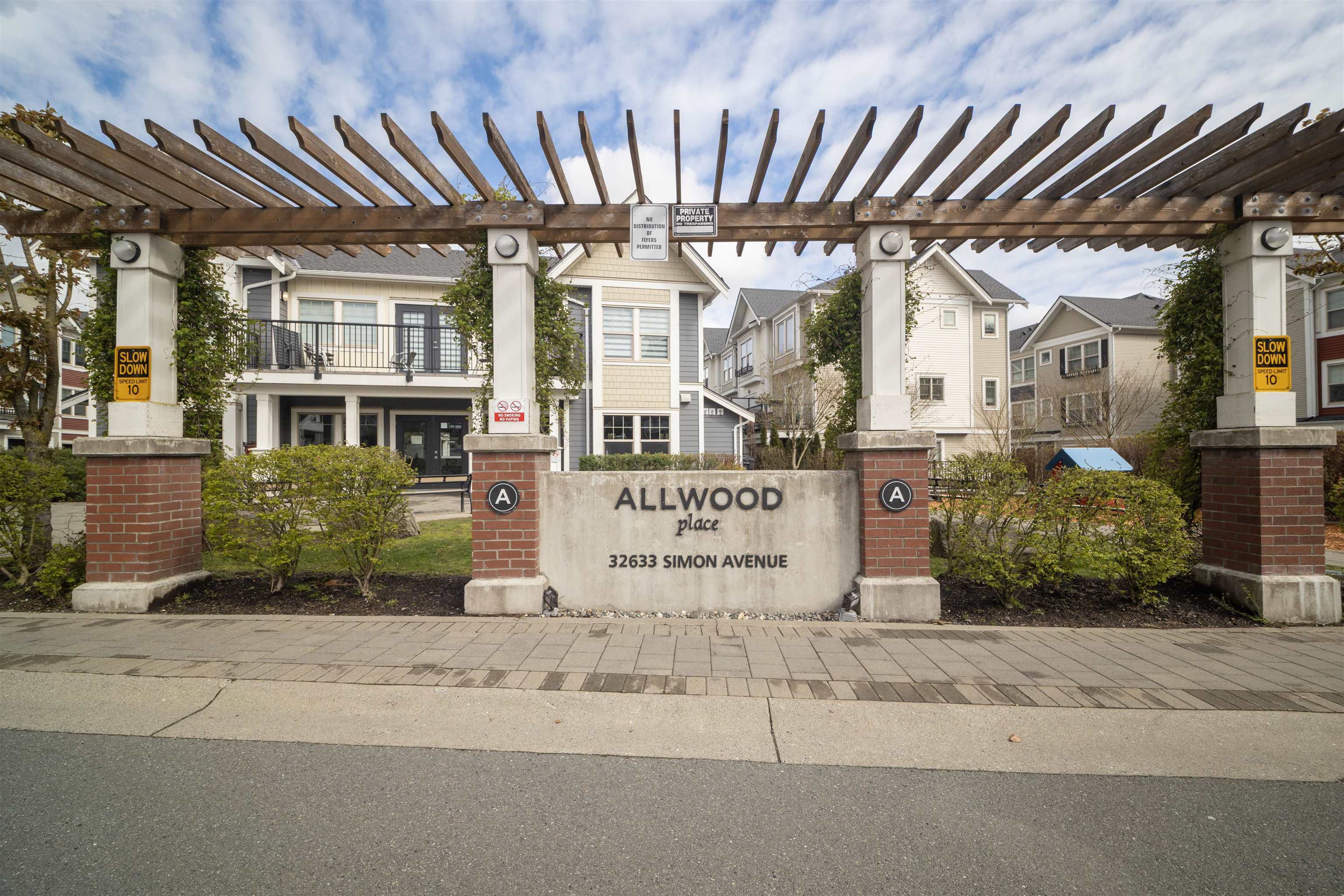 Property Photo: 32633 Simon Avenue 58 BC V2T 0G9