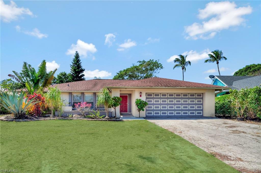 Property Photo: 4384 Parrot Ave FL 34104