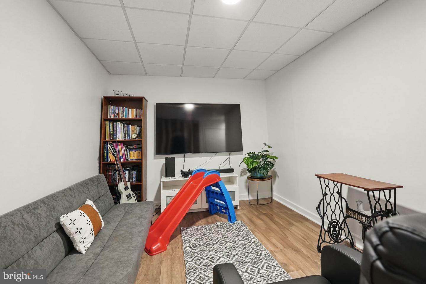 Property Photo: 2925 Wythe Court VA 22191