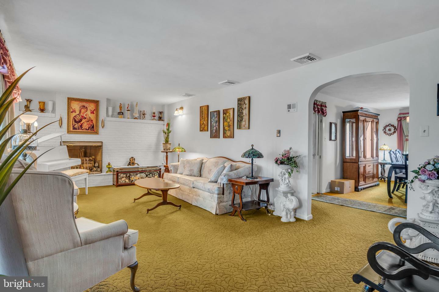 Property Photo: 33 N Saint Johns Drive PA 17011