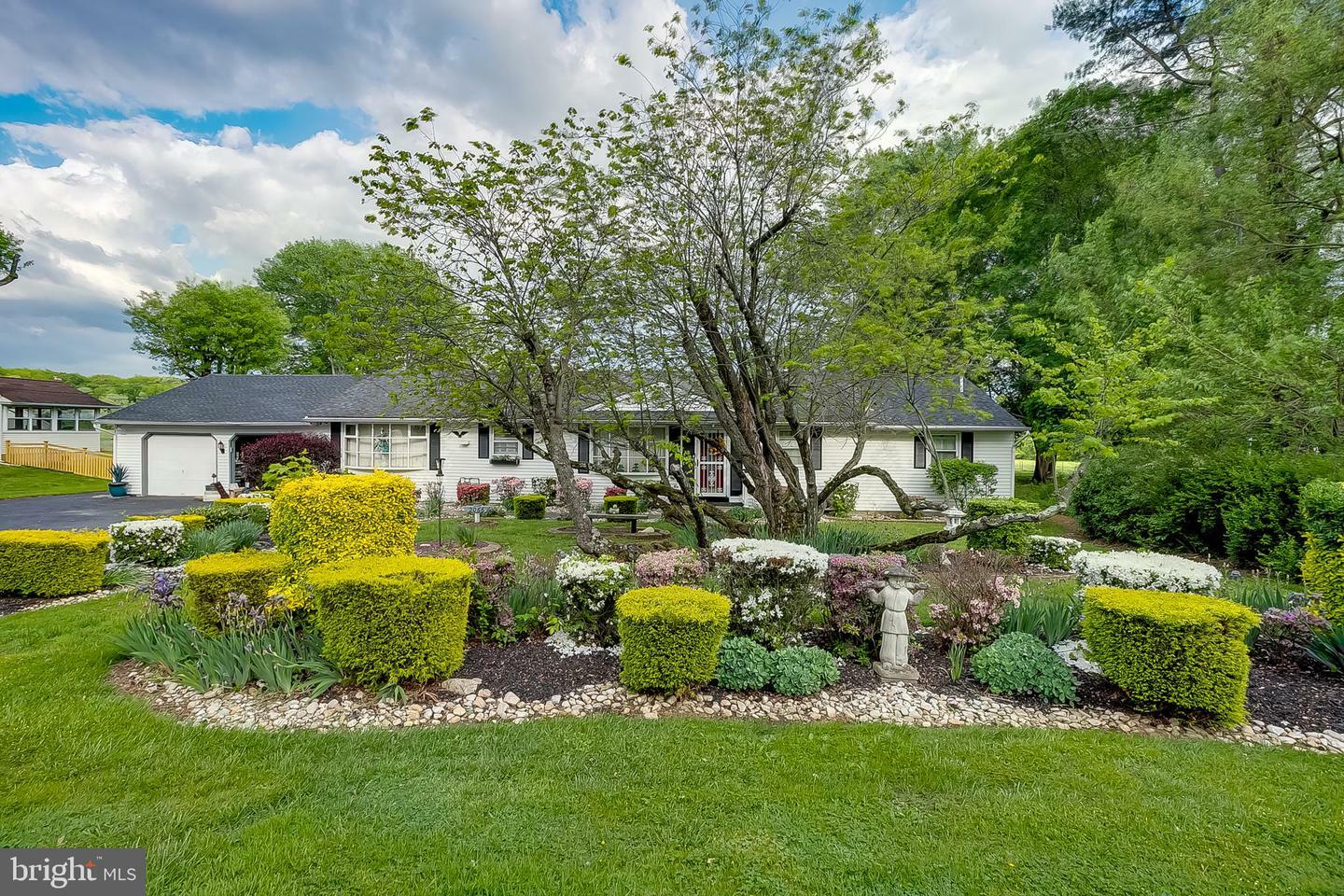 Property Photo:  2066 Old York Road  NJ 08016 