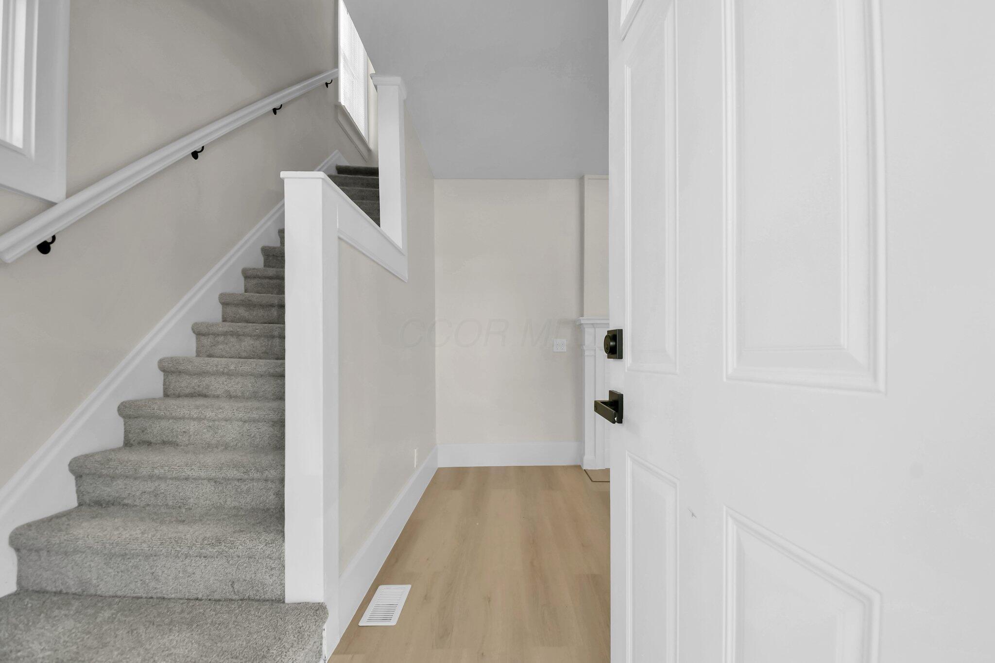 Property Photo: 104 S Warren Avenue OH 43204