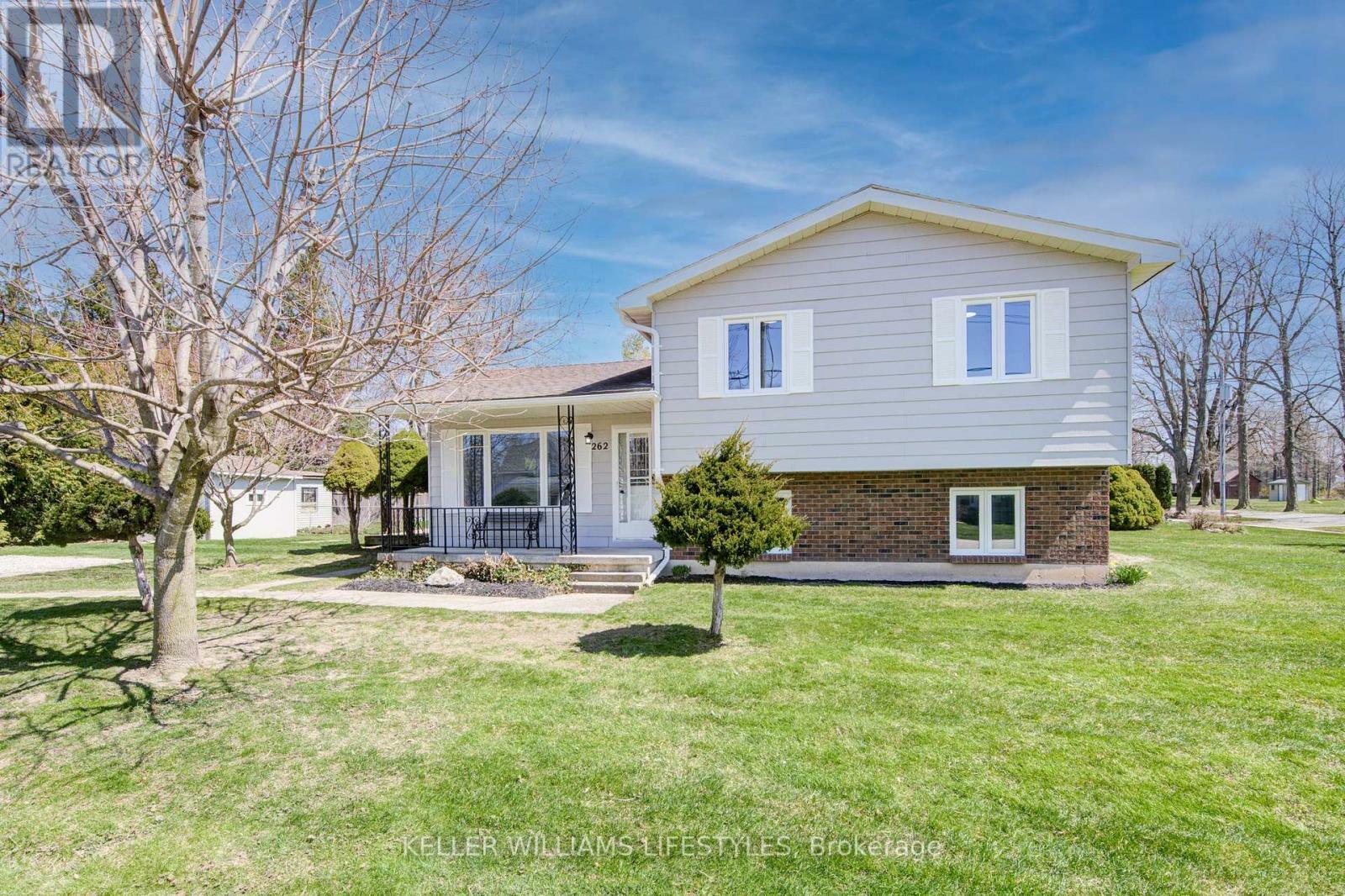 Property Photo: 262 Delaware Street ON N0M 2K0