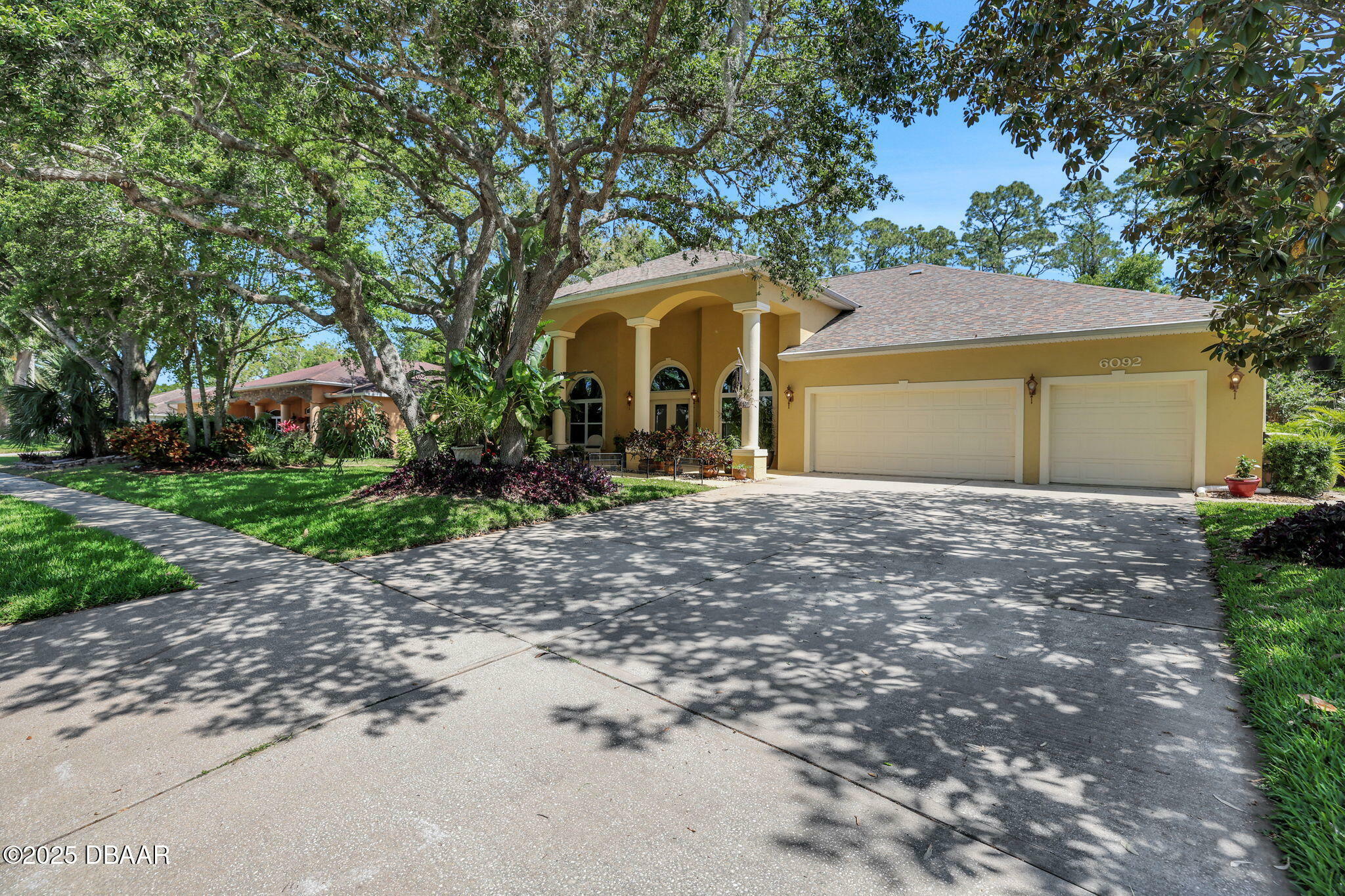 Property Photo: 6092 Sabal Hammock Circle FL 32128
