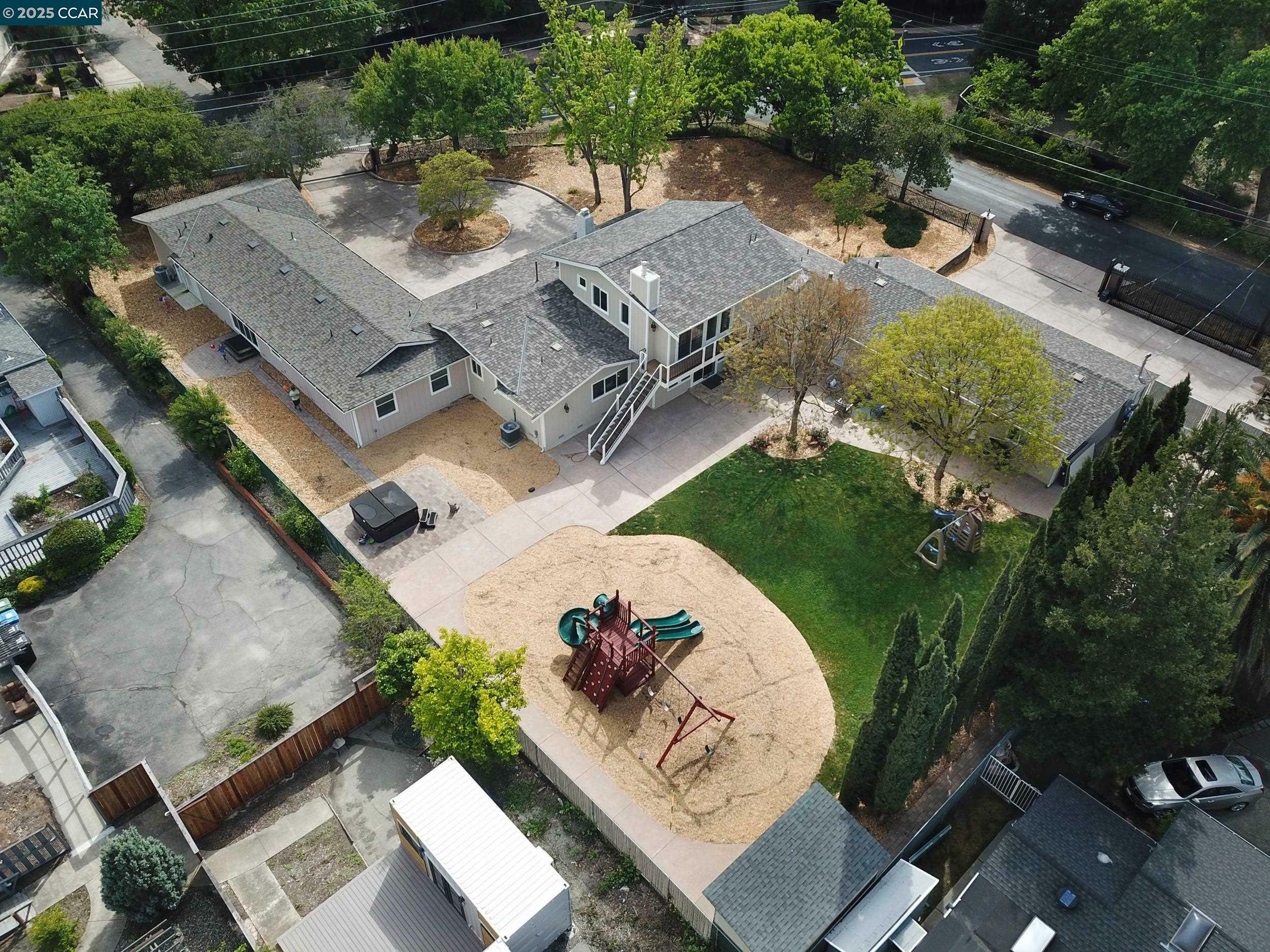 Property Photo: 2200 Tice Valley Blvd +3br Adu CA 94595
