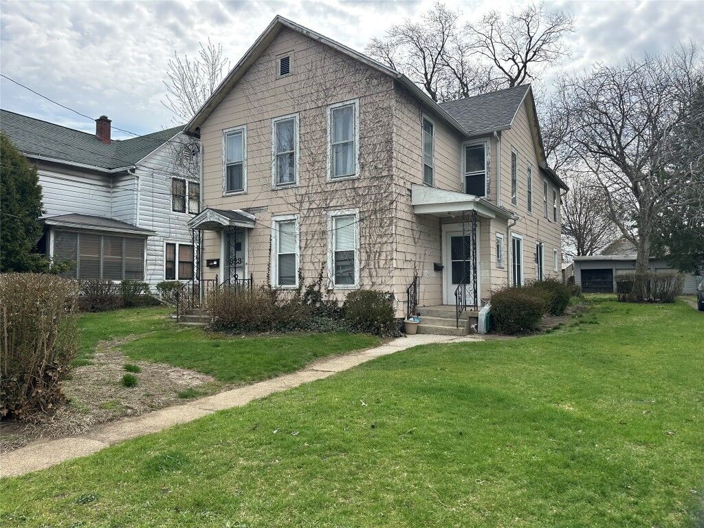 Property Photo:  923 E 7th Street  PA 16503 