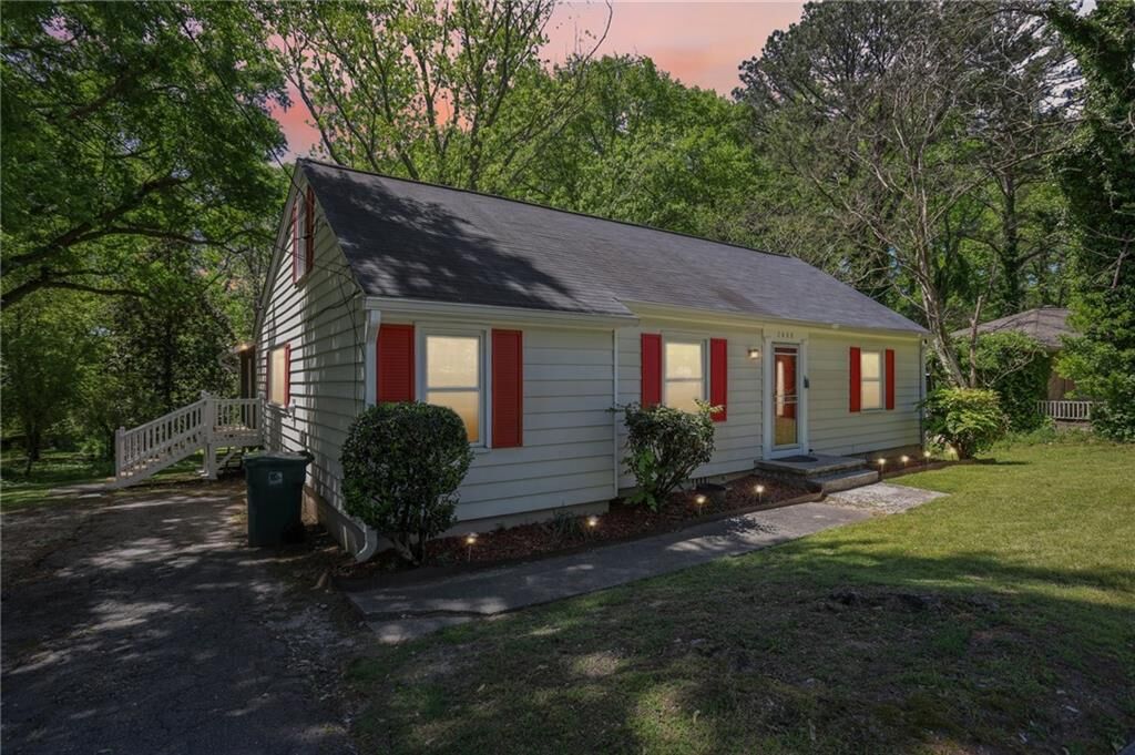 Property Photo:  2488 Glendale Circle SE  GA 30080 