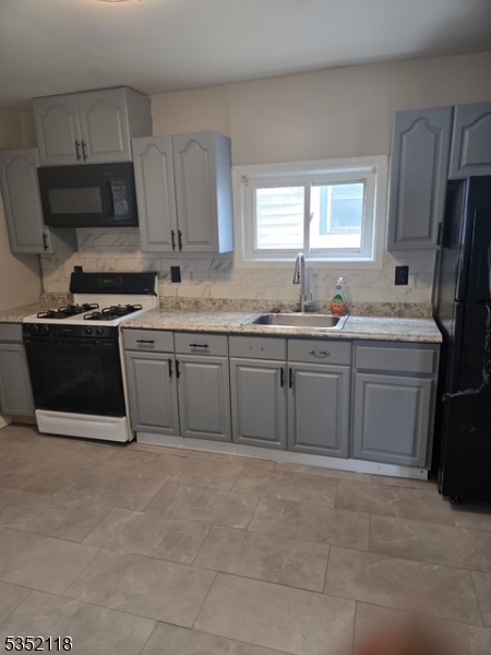 Property Photo:  198 High St  NJ 07601 