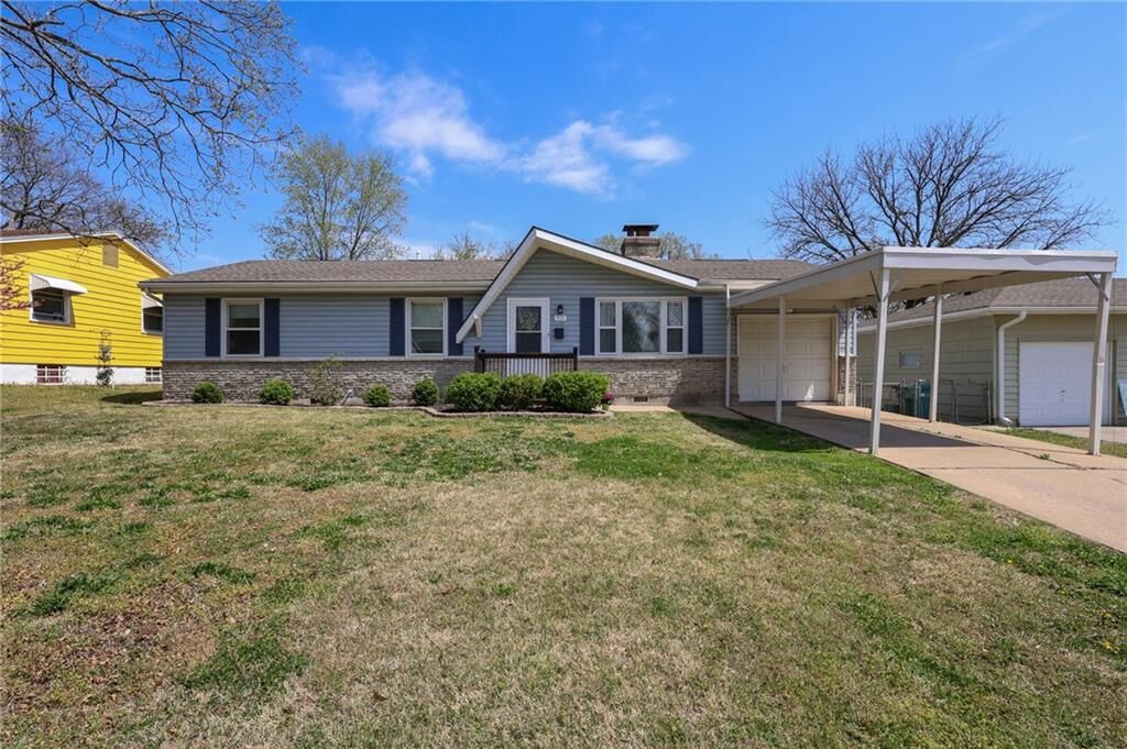 Property Photo: 513 15th Street KS 66064