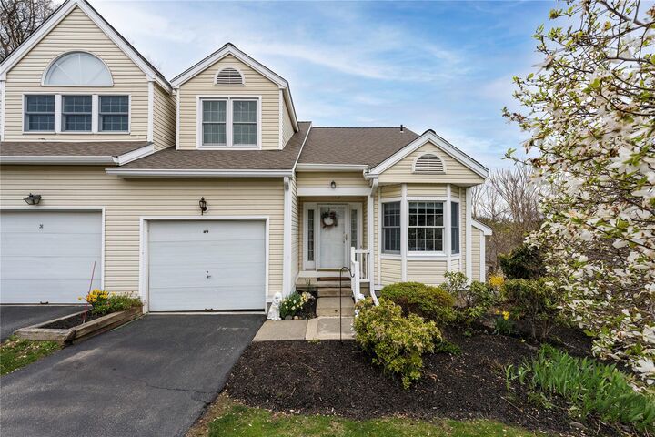 34 Spruce Ridge Drive  Fishkill NY 12524 photo