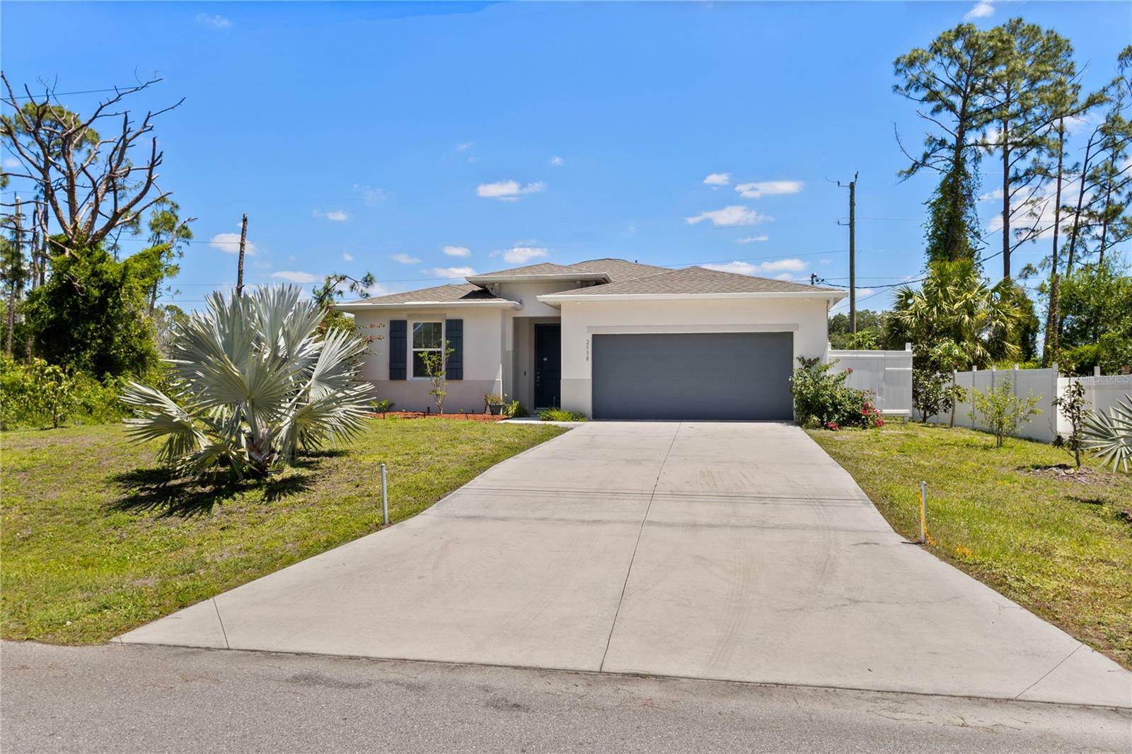 Property Photo: 2538 Dongola Street FL 34291