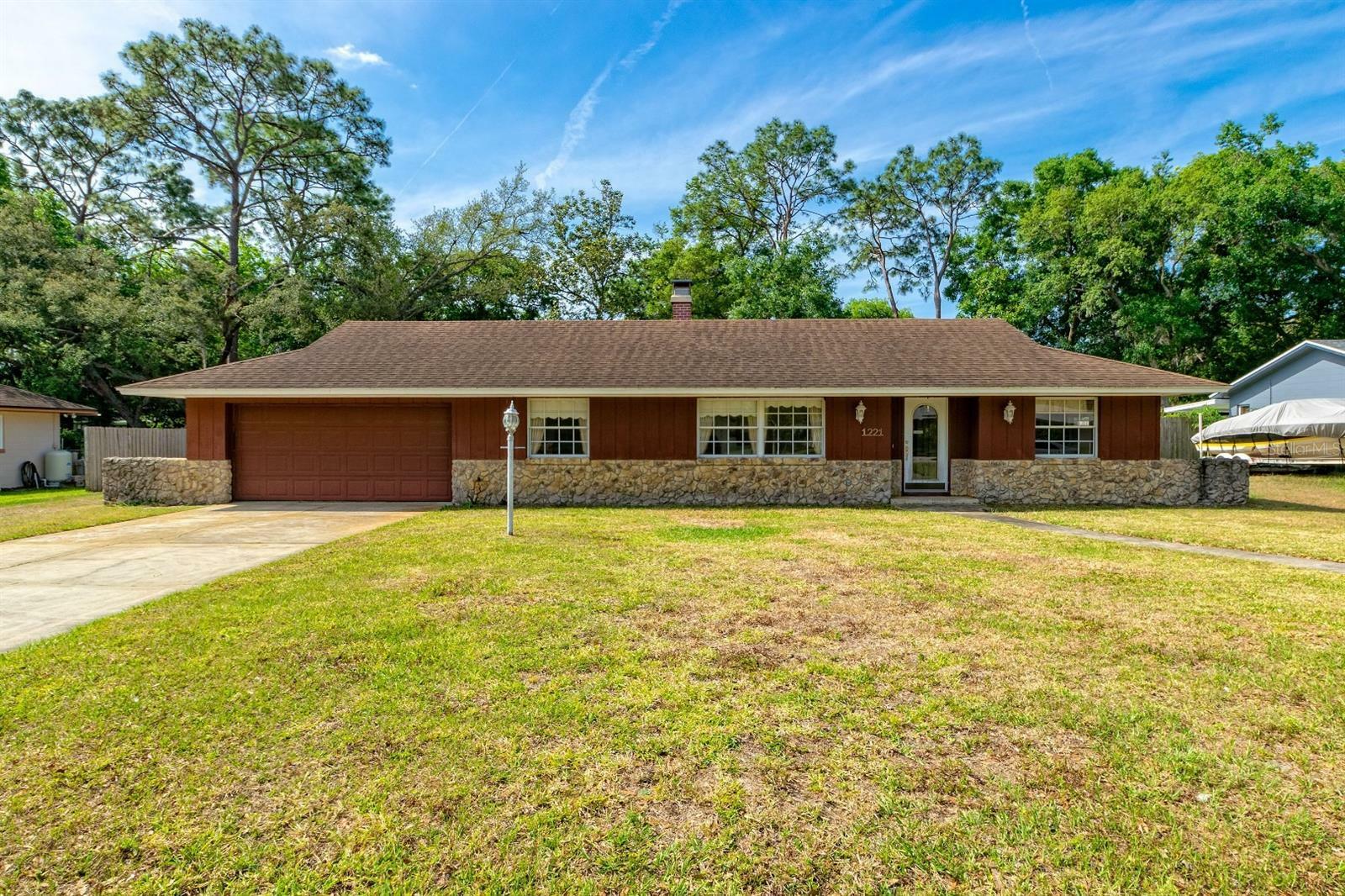 Property Photo: 1221 Adams Street FL 32750
