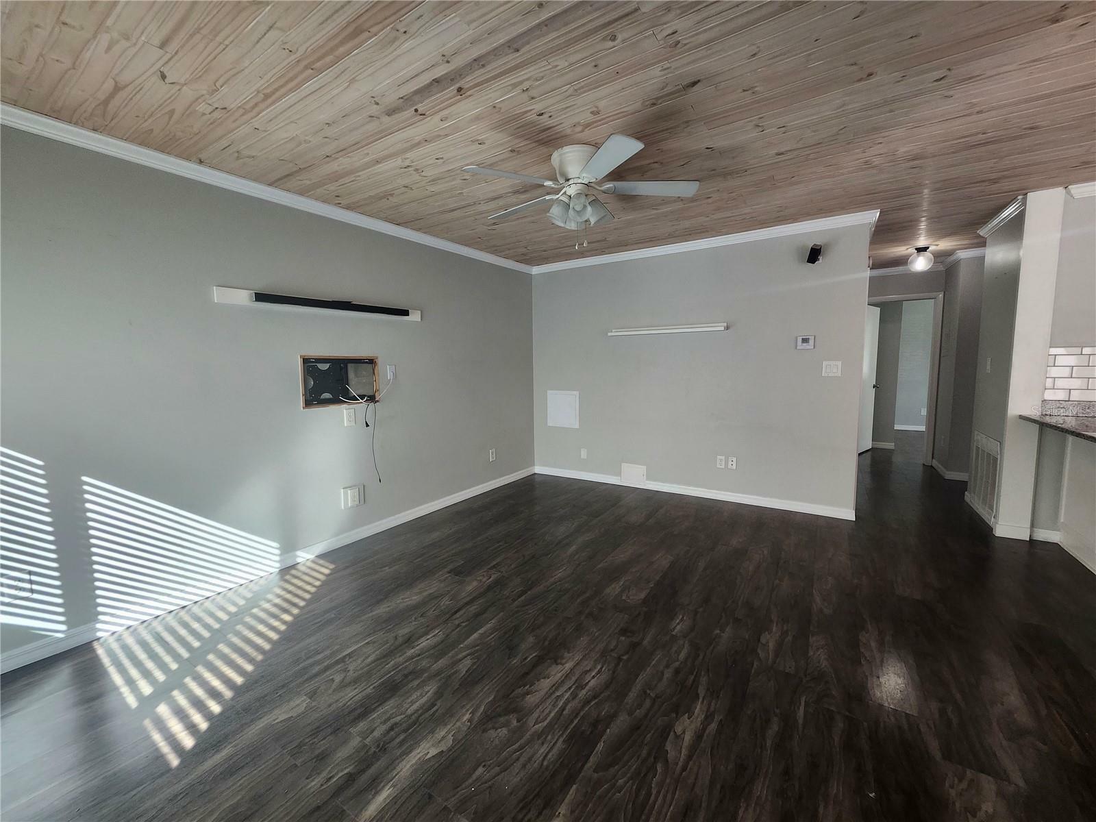 Property Photo: 9015 Pebble Creek Drive FL 33647