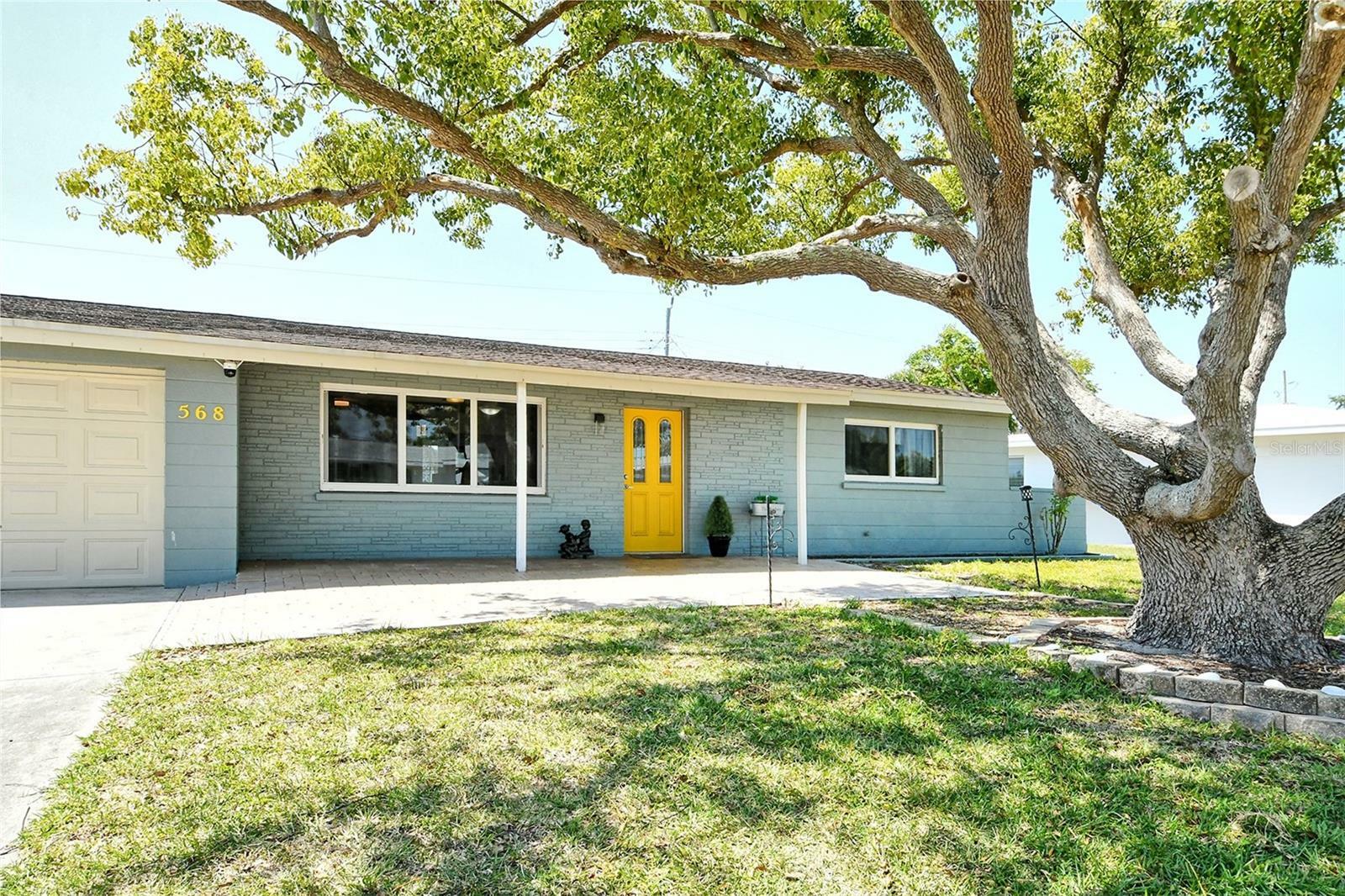 Property Photo: 568 Sheridan Drive FL 34293