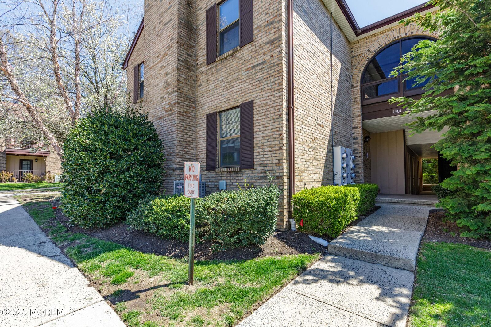 Property Photo:  1301 Wellington Place  NJ 07747 