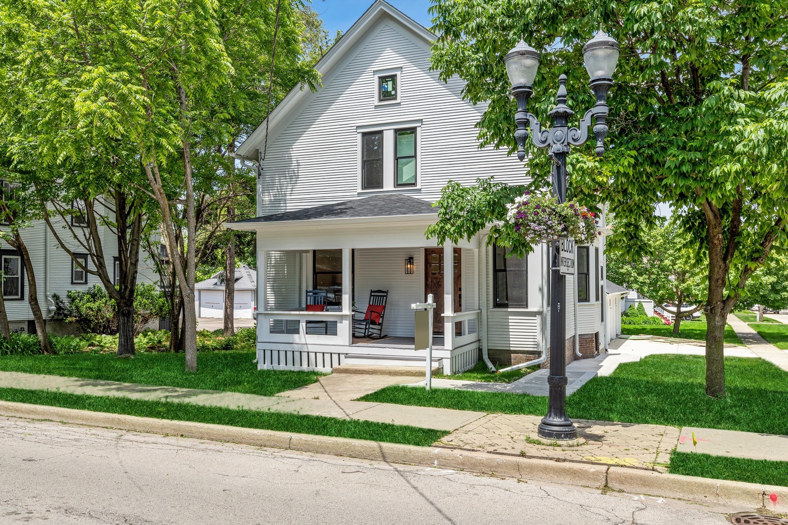302 W Main Street  Barrington IL 60010 photo