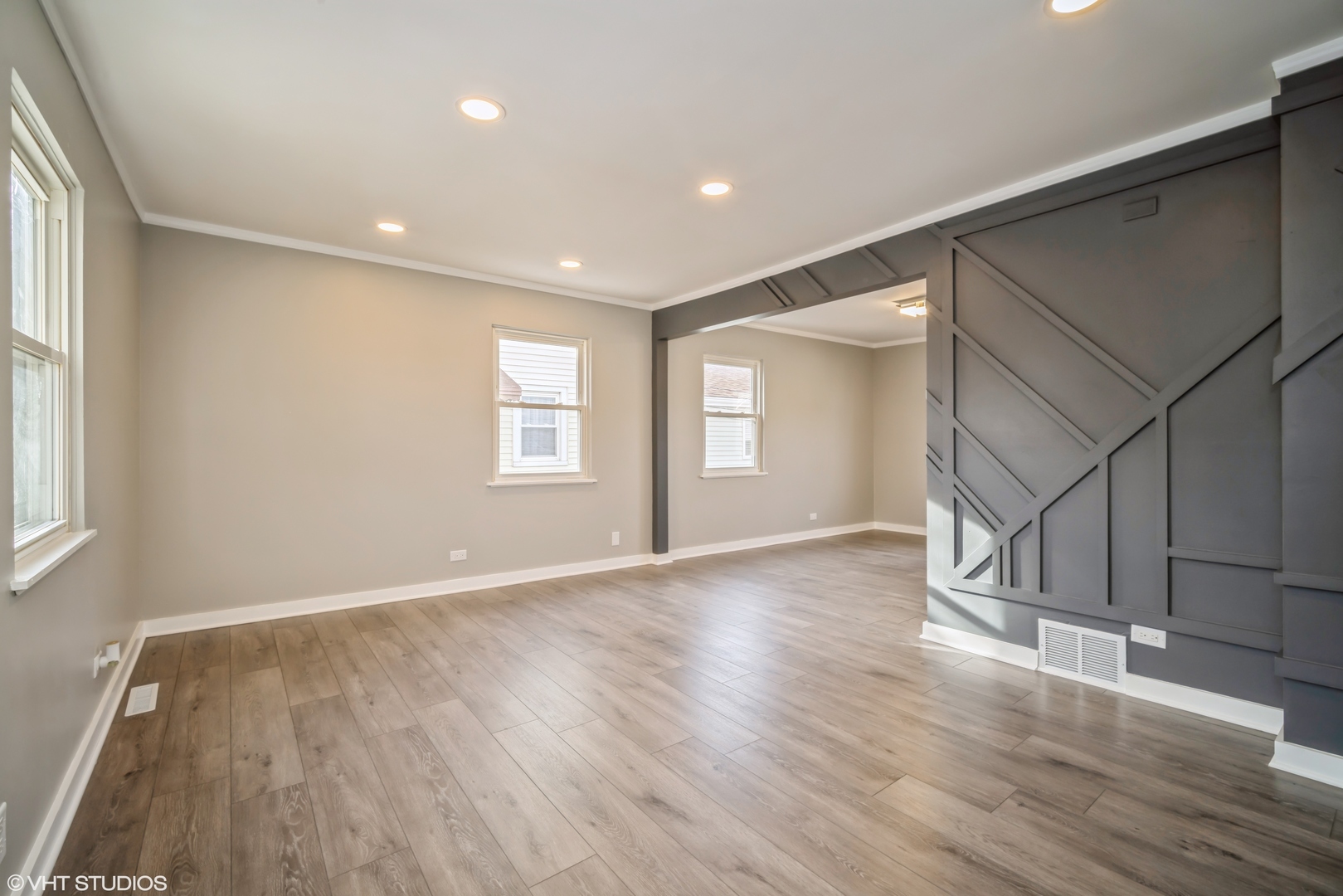 Property Photo:  2718 Elder Lane  IL 60131 
