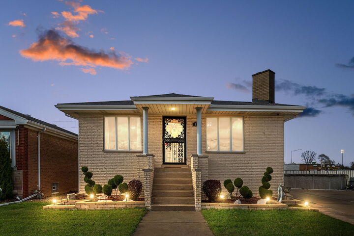 612 Memorial Drive  Calumet City IL 60409 photo
