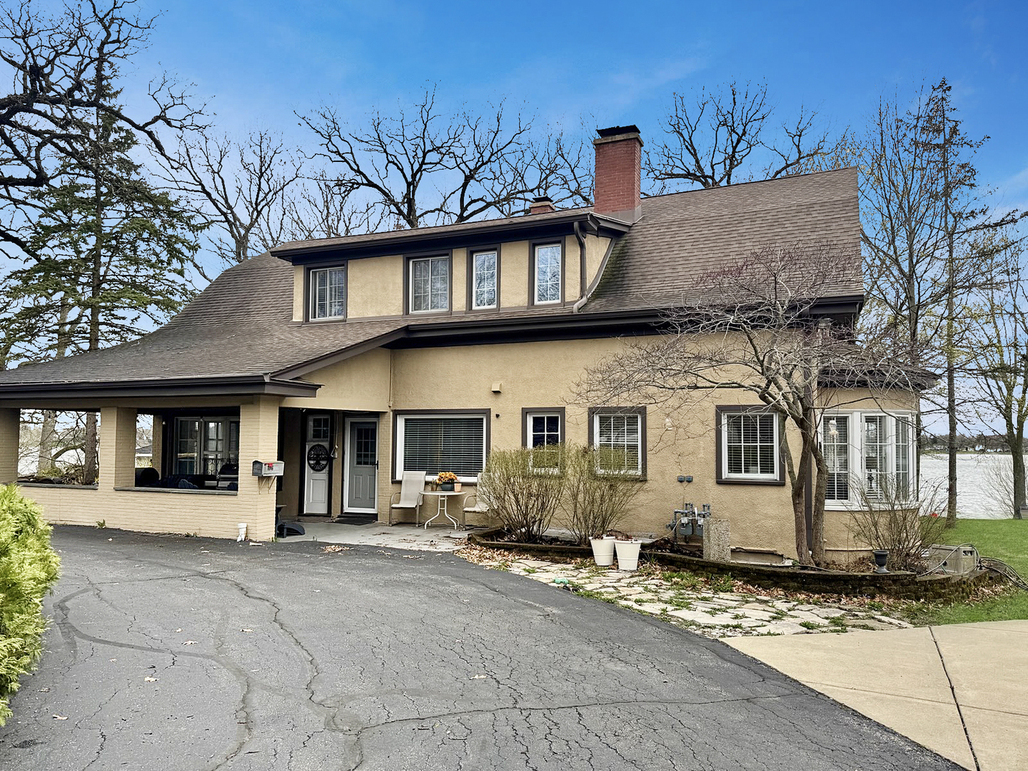 Property Photo: 1046 N Hainesville Road IL 60073