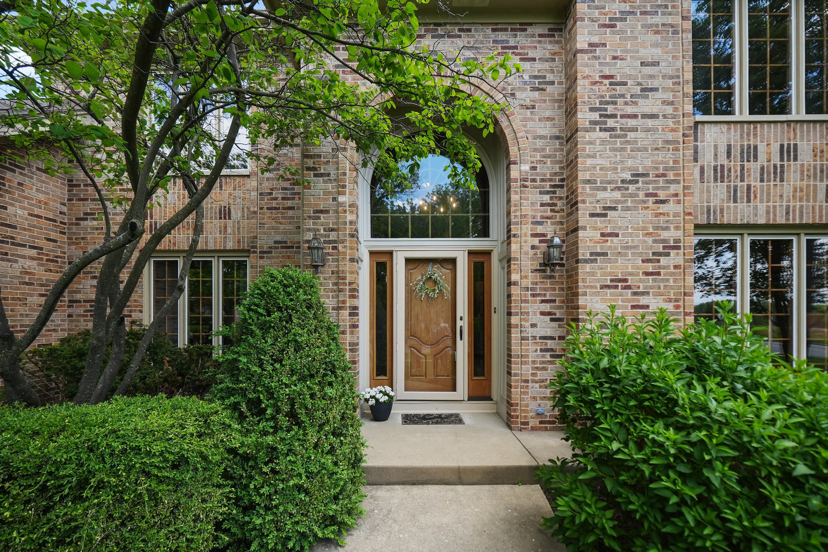 Property Photo: 2756 Fox River Lane IL 60565