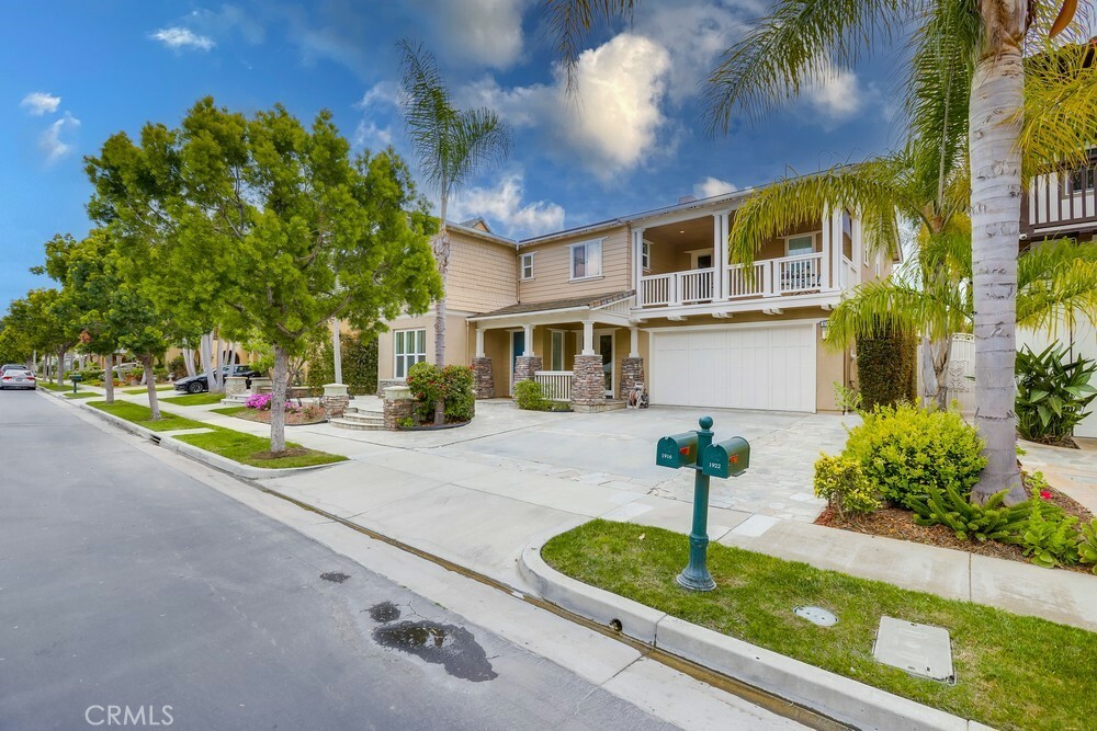 Property Photo:  1916 W Blackhawk Drive  CA 92704 