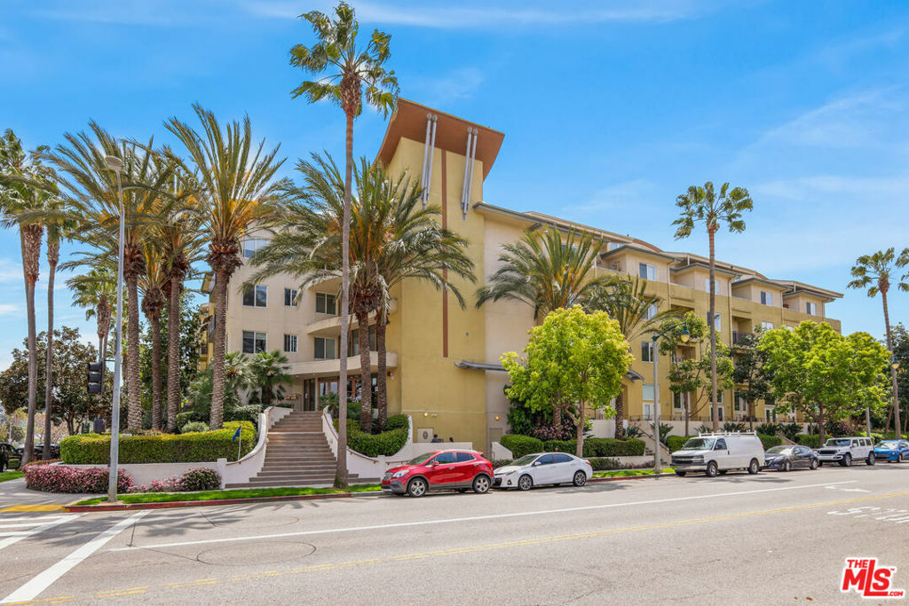 Property Photo: 13200 Pacific 449 CA 90094