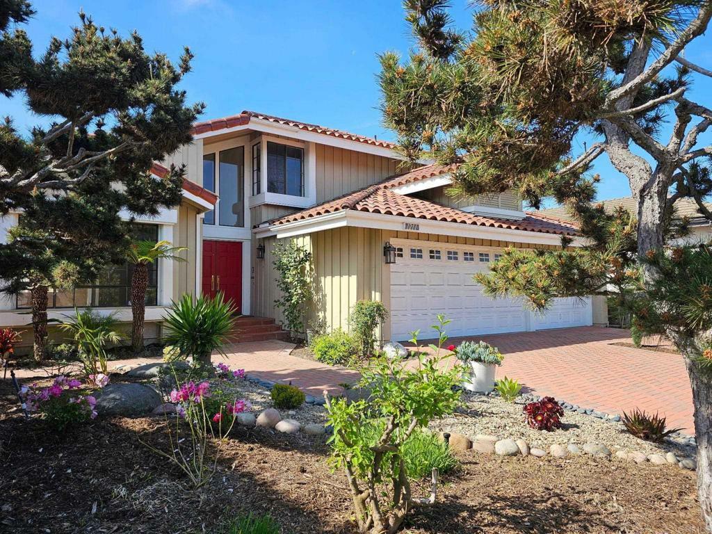 Property Photo: 1211 Countrywood Lane CA 92081